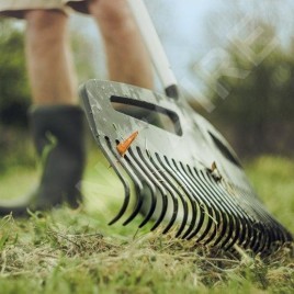 FISKARS Outils de jardinage - Râteau à feuilles, taille L 1027037