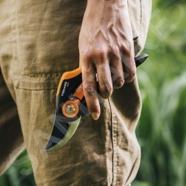 FISKARS Outils de jardinage - Sécateur traditionnel pour arbustes 1057162